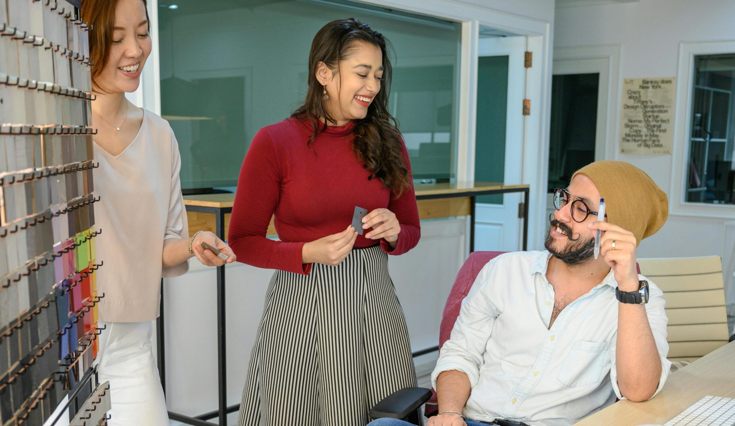 Kartu nama premium dengan desain elegan untuk branding profesional di era digital